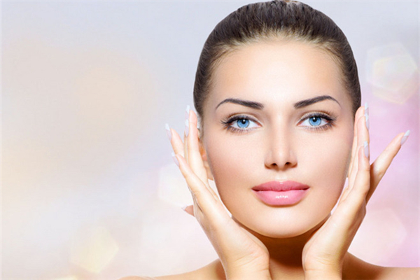 閉口用洗面奶會(huì)洗出來(lái)不 閉口用什么洗臉好 閉口用洗面奶會(huì)洗出來(lái)不 閉口用什么洗臉好