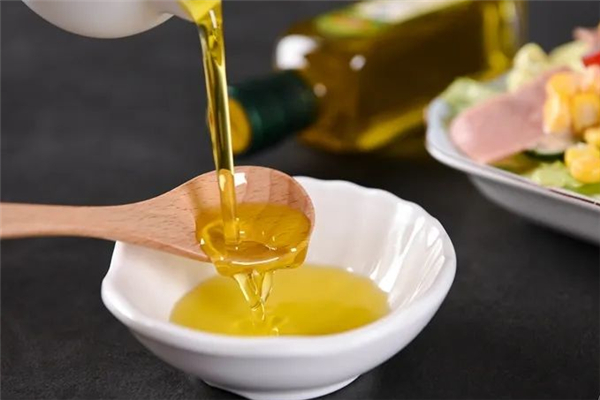 橄欖油會(huì)凝固嗎 橄欖油放冰箱里凝固正常嗎