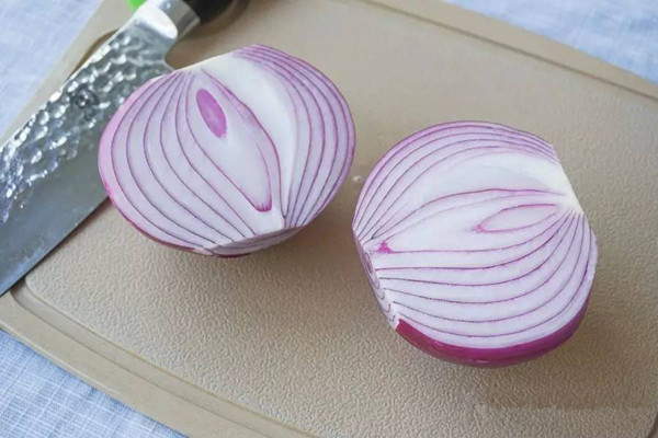 洋蔥會回奶嗎 洋蔥會引起脹氣嗎 洋蔥會回奶嗎 洋蔥會引起脹氣嗎