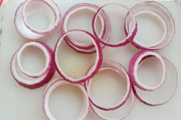 洋蔥適合什么人群吃 洋蔥的禁忌人群 洋蔥適合什么人群吃 洋蔥的禁忌人群