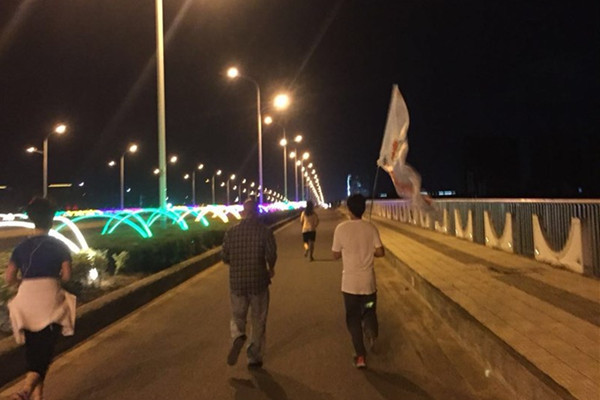 夜跑對(duì)身體好嗎 夜跑對(duì)身體有哪些好處 夜跑對(duì)身體好嗎 夜跑對(duì)身體有哪些好處