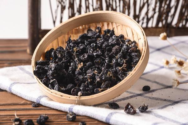 黑枸杞的保質(zhì)期限多久 黑枸杞過(guò)期了還能喝嗎 黑枸杞的保質(zhì)期限多久 黑枸杞過(guò)期了還能喝嗎