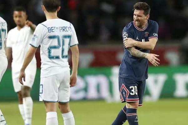 足球比賽可以暫停幾次 足球比賽可以撞人嗎 足球比賽可以暫停幾次 足球比賽可以撞人嗎