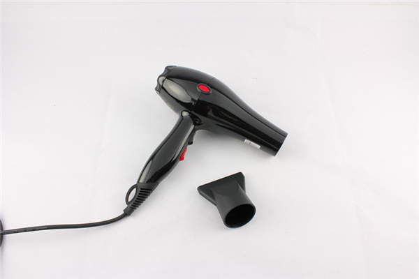 吹風機有燒焦的味道還能用嗎 吹風機用多久得換 吹風機有燒焦的味道還能用嗎 吹風機用多久得換