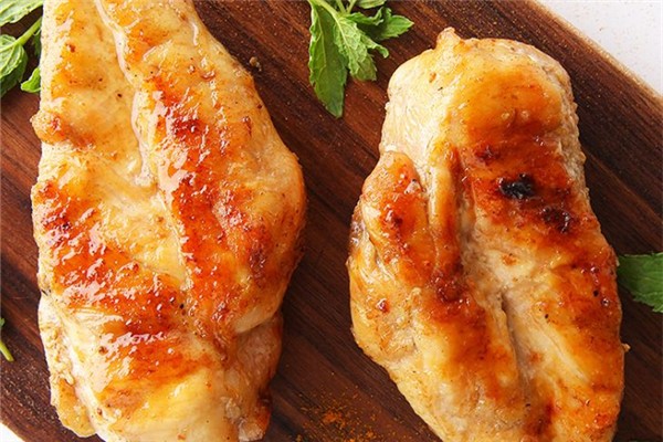 雞胸肉是優(yōu)質(zhì)蛋白嗎 雞胸肉屬于蛋白質(zhì)還是碳水 雞胸肉是優(yōu)質(zhì)蛋白嗎 雞胸肉屬于蛋白質(zhì)還是碳水