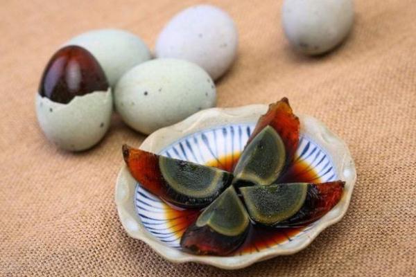 皮蛋對(duì)胃有沒有傷害 有胃病的人能吃皮蛋嗎