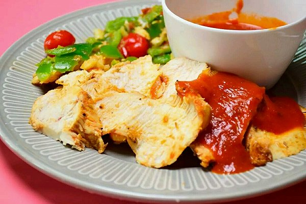 雞胸肉有一股腥臭味正常嗎 雞胸肉腥味重什么原因 雞胸肉有一股腥臭味正常嗎 雞胸肉腥味重什么原因