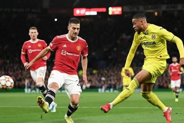 足球比賽能帶護(hù)膝嗎 踢足球?yàn)槭裁匆欢ㄒ┳闱蛞m 足球比賽能帶護(hù)膝嗎 踢足球?yàn)槭裁匆欢ㄒ┳闱蛞m