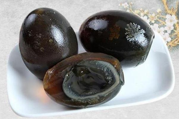 皮蛋的功效與作用 皮蛋的營養(yǎng)價值 皮蛋的功效與作用 皮蛋的營養(yǎng)價值