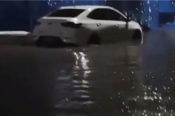 下暴雨會停電嗎 下暴雨對汽車有傷害嗎 下暴雨會停電嗎 下暴雨對汽車有傷害嗎