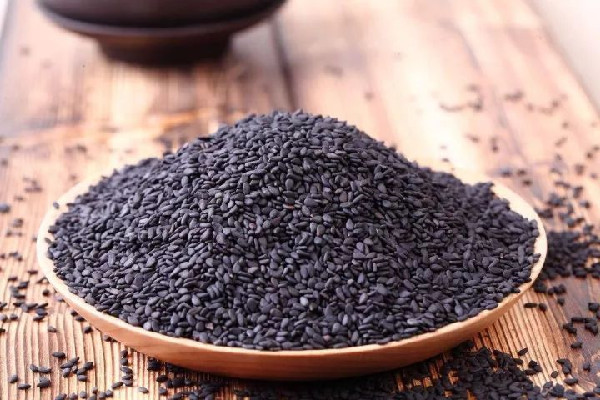 芝麻炒多久才算熟 芝麻炒熟了能保存多久 芝麻炒多久才算熟 芝麻炒熟了能保存多久