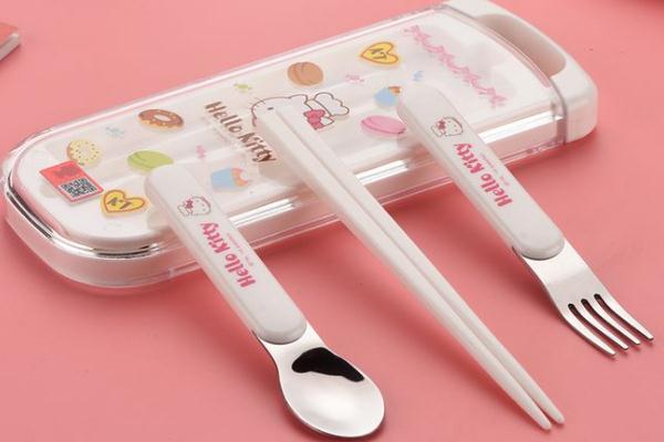 兒童餐具有保質(zhì)期嗎 兒童餐具套裝是什么 兒童餐具有保質(zhì)期嗎 兒童餐具套裝是什么