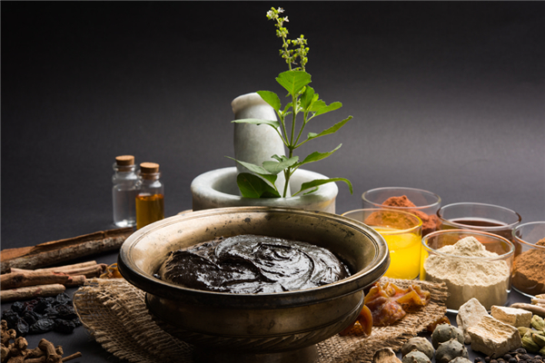 膏藥貼幾個(gè)小時(shí)最好 膏藥貼久了有副作用嗎 膏藥貼幾個(gè)小時(shí)最好 膏藥貼久了有副作用嗎