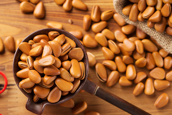 松子能多吃嗎 松子吃多了對(duì)身體好嗎 松子能多吃嗎 松子吃多了對(duì)身體好嗎