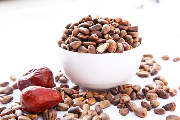 松子能多吃嗎 松子吃多了對(duì)身體好嗎 松子能多吃嗎 松子吃多了對(duì)身體好嗎