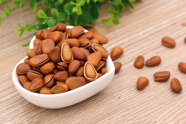 松子和什么搭配好吃 松子和什么不能一起吃 松子和什么搭配好吃 松子和什么不能一起吃