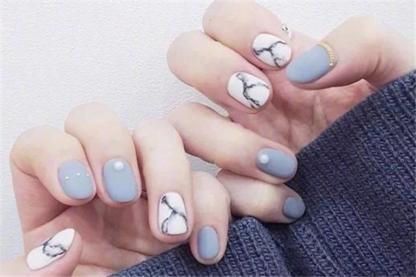 美甲一般維持多久 美甲可以自己扣下來(lái)嗎 美甲一般維持多久 美甲可以自己扣下來(lái)嗎