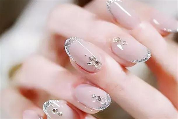 美甲有哪幾種款式 怎么選擇適合自己的美甲 美甲有哪幾種款式 怎么選擇適合自己的美甲