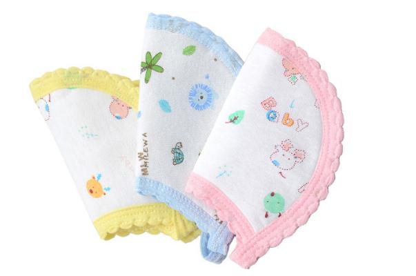 寶寶口水巾什么時(shí)候開(kāi)始用 寶寶口水巾發(fā)黃怎么洗