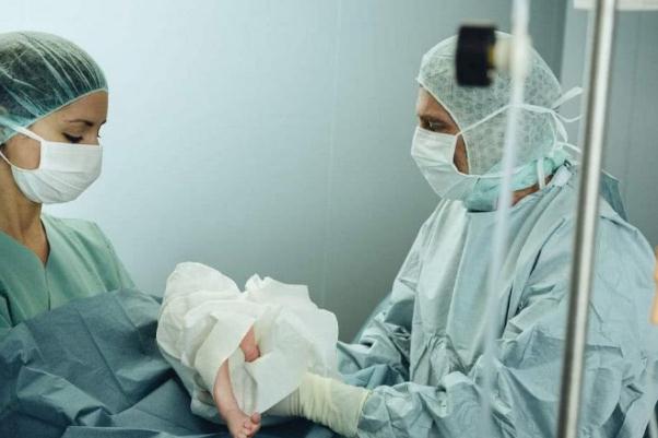 剖腹產(chǎn)有哪些風(fēng)險 剖腹產(chǎn)的好處和壞處 剖腹產(chǎn)有哪些風(fēng)險 剖腹產(chǎn)的好處和壞處