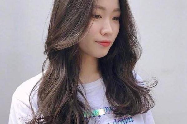 冷燙有什么危害 燙發(fā)有哪幾種燙法 冷燙有什么危害 燙發(fā)有哪幾種燙法