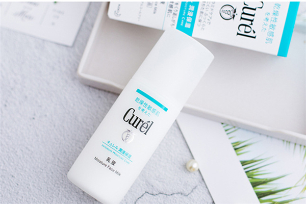 珂潤護(hù)膚品怎么樣好用嗎 珂潤護(hù)膚品適合什么年齡的人用 珂潤護(hù)膚品怎么樣好用嗎 珂潤護(hù)膚品適合什么年齡的人用