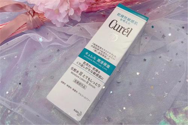 珂潤洗面奶綠色和藍(lán)色有什么區(qū)別 珂潤洗面奶含有皂基嗎 珂潤洗面奶綠色和藍(lán)色有什么區(qū)別 珂潤洗面奶含有皂基嗎