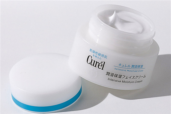 珂潤(rùn)面霜有酒精嗎 珂潤(rùn)面霜的功效和作用 珂潤(rùn)面霜有酒精嗎 珂潤(rùn)面霜的功效和作用