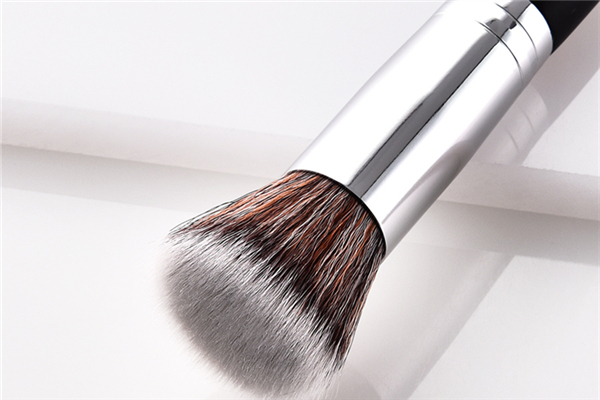 粉底刷可以用來刷氣墊嗎 粉底刷會(huì)卡粉嗎 粉底刷可以用來刷氣墊嗎 粉底刷會(huì)卡粉嗎