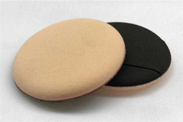 氣墊粉撲要打濕在用嗎 氣墊粉撲的正確使用方法 氣墊粉撲要打濕在用嗎 氣墊粉撲的正確使用方法