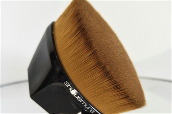 魔術(shù)粉底刷真的有用嗎 魔術(shù)粉底刷怎么用 魔術(shù)粉底刷真的有用嗎 魔術(shù)粉底刷怎么用