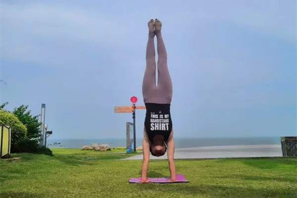 倒立會影響長高嗎 倒立會不會影響月經(jīng) 倒立會影響長高嗎 倒立會不會影響月經(jīng)