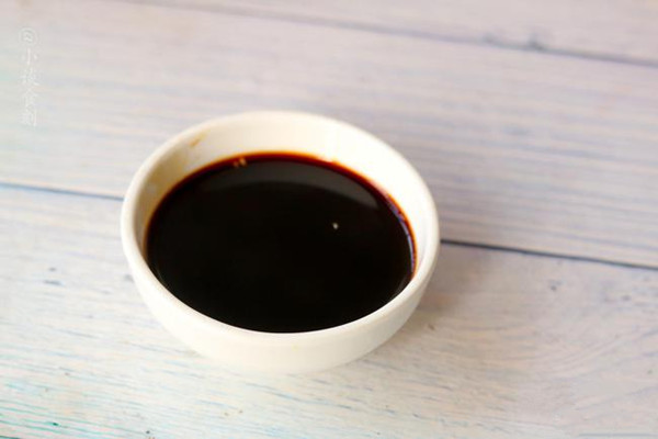 醬油哪些人不能吃 老抽和生抽什么區(qū)別 醬油哪些人不能吃 老抽和生抽什么區(qū)別