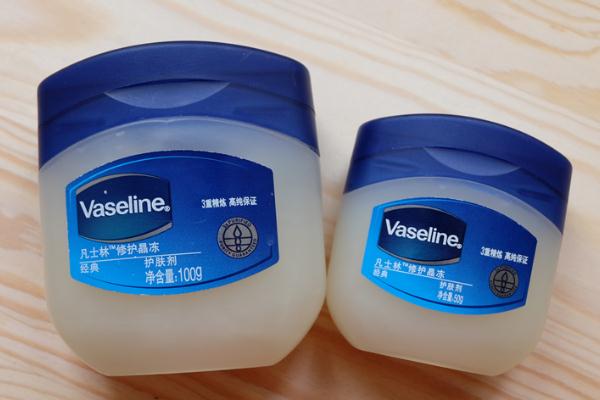凡士林修護(hù)晶凍可以涂嘴唇嗎 凡士林修護(hù)晶凍的用法 凡士林修護(hù)晶凍可以涂嘴唇嗎 凡士林修護(hù)晶凍的用法