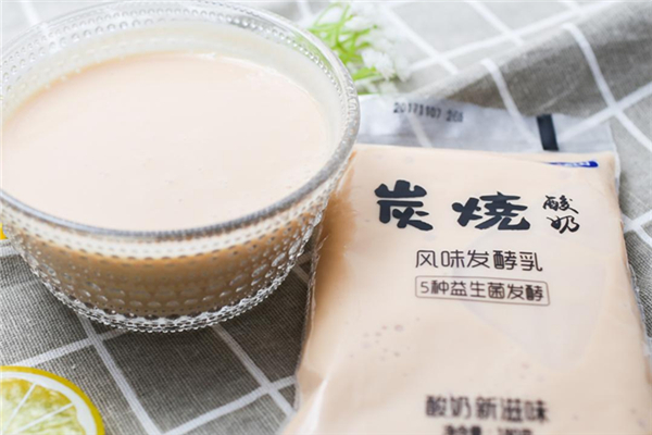 炭燒酸奶為什么是褐色的 炭燒酸奶怎么做好喝 炭燒酸奶為什么是褐色的 炭燒酸奶怎么做好喝