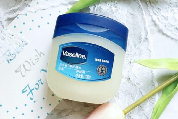 凡士林修護(hù)晶凍可以涂嘴唇嗎 凡士林修護(hù)晶凍的用法 凡士林修護(hù)晶凍可以涂嘴唇嗎 凡士林修護(hù)晶凍的用法
