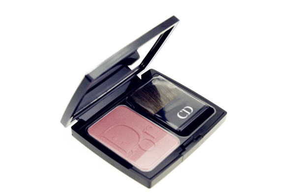 黃皮適合什么顏色的腮紅 皮膚白適合什么顏色腮紅 黃皮適合什么顏色的腮紅 皮膚白適合什么顏色腮紅