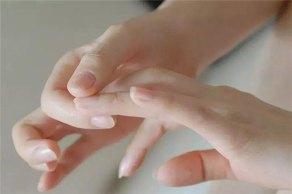 手部粗糙去角質(zhì)可以嗎 手部粗糙怎么快速細(xì)膩 手部粗糙去角質(zhì)可以嗎 手部粗糙怎么快速細(xì)膩