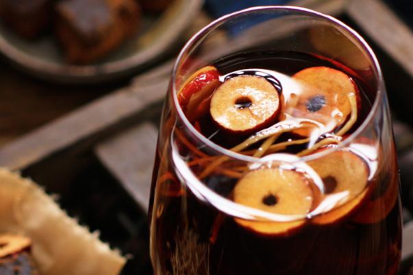 紅糖姜茶對痛經(jīng)有效嗎 紅糖姜茶可以催月經(jīng)嗎 紅糖姜茶對痛經(jīng)有效嗎 紅糖姜茶可以催月經(jīng)嗎