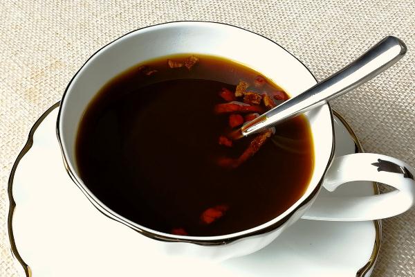 紅糖姜茶放多少紅糖 紅糖姜茶要去皮嗎 紅糖姜茶放多少紅糖 紅糖姜茶要去皮嗎