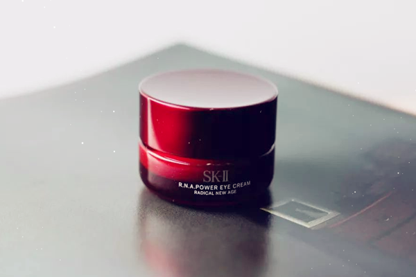 眼霜能淡化黑眼圈嗎 眼霜能淡化細紋嗎 眼霜能淡化黑眼圈嗎 眼霜能淡化細紋嗎