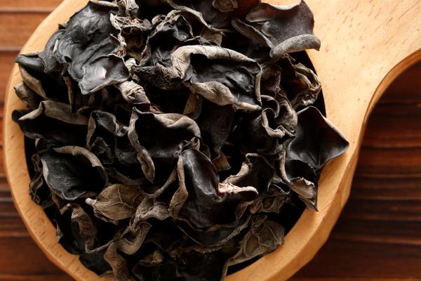 黑木耳對腎結(jié)石有好處嗎 黑木耳對高血壓有好處嗎 黑木耳對腎結(jié)石有好處嗎 黑木耳對高血壓有好處嗎