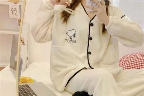 冬季睡衣要不要買大一碼 冬季睡衣選什么顏色好 冬季睡衣要不要買大一碼 冬季睡衣選什么顏色好