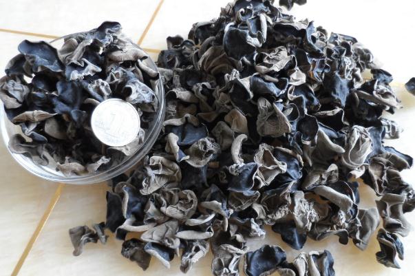 黑木耳的保質(zhì)期是多久 黑木耳過(guò)期了能吃嗎 黑木耳的保質(zhì)期是多久 黑木耳過(guò)期了能吃嗎