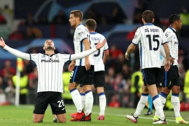 足球頭球?qū)︻^有傷害嗎 足球頭球技術(shù)要領(lǐng) 足球頭球?qū)︻^有傷害嗎 足球頭球技術(shù)要領(lǐng)