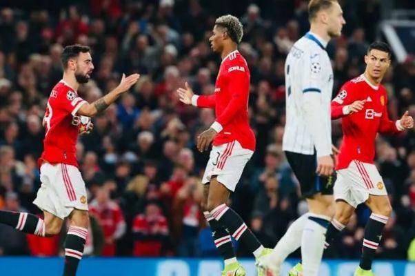 足球頭球?qū)︻^有傷害嗎 足球頭球技術(shù)要領(lǐng) 足球頭球?qū)︻^有傷害嗎 足球頭球技術(shù)要領(lǐng)