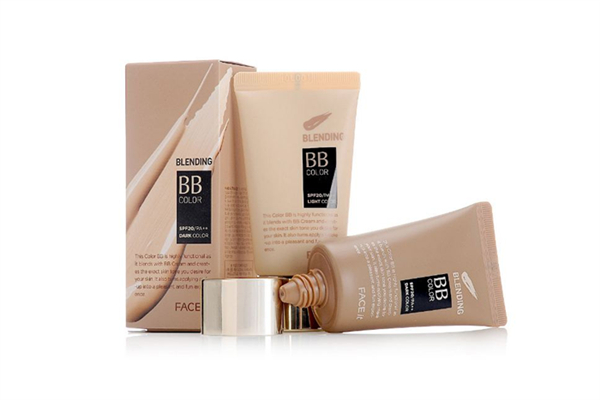 bb霜用美妝蛋還是用手 bb霜用什么涂抹比較好 bb霜用美妝蛋還是用手 bb霜用什么涂抹比較好