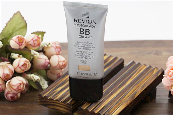 bb霜用多少量合適 bb霜涂抹方法 bb霜用多少量合適 bb霜涂抹方法