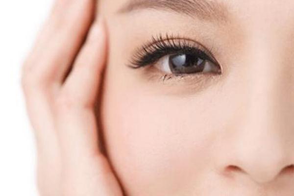 眼袋有細紋了怎么消除 眼袋上有細紋怎么解決 眼袋有細紋了怎么消除 眼袋上有細紋怎么解決