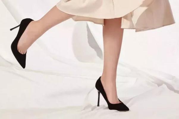 高跟鞋對身體的危害 高跟鞋對腰椎的危害 高跟鞋對身體的危害 高跟鞋對腰椎的危害